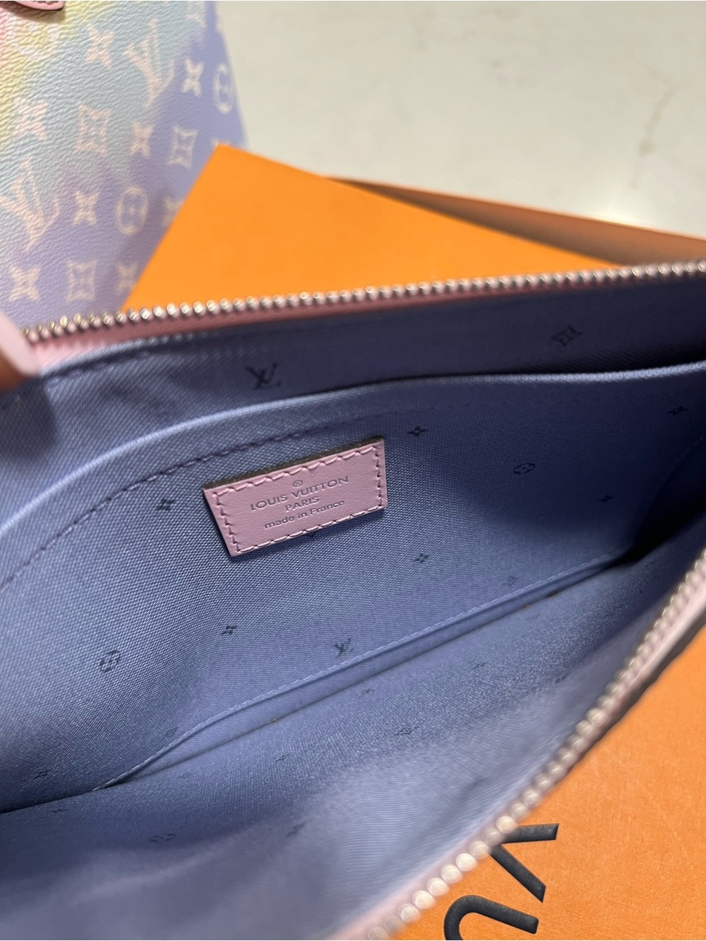 Authentic Louis Vuitton Pastel Gradient Monogram Neverful MM Tote Iconic - Picture 11 of 16